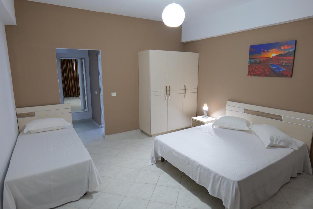 Saranda Inn Rooms & Apartments Ngoại thất bức ảnh